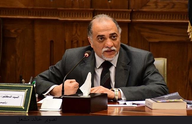 عبدالهادى القصبي: العالم يشهد...