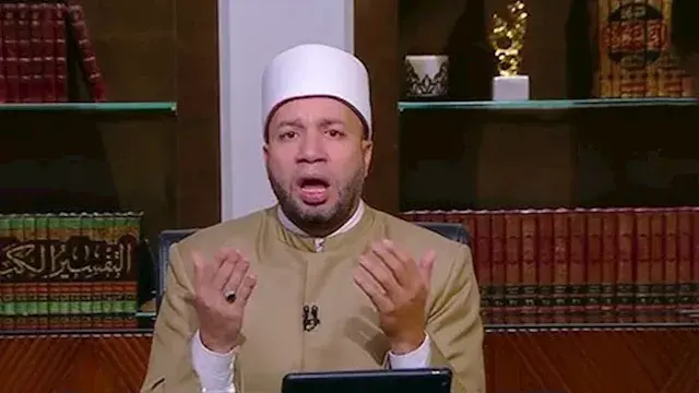 أستاذ بالأزهر: القرآن يفرق بين...