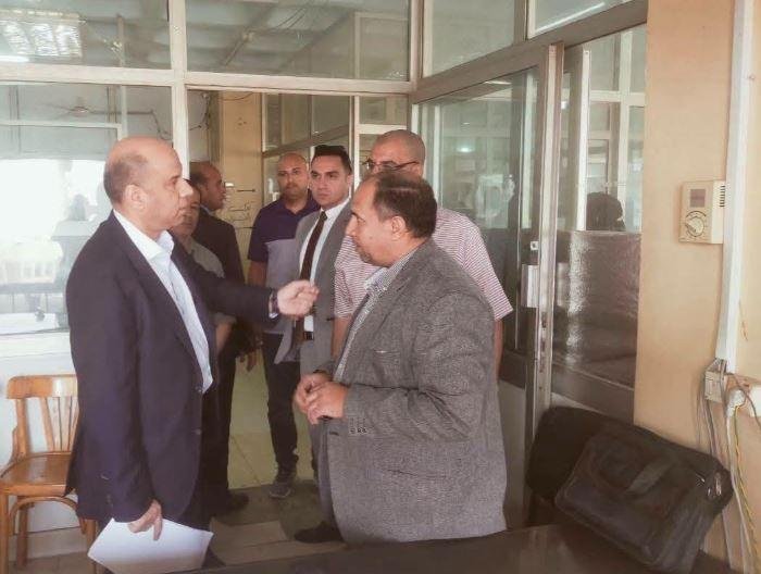 وزير العمل يفاجئ منطقة عمل الع...