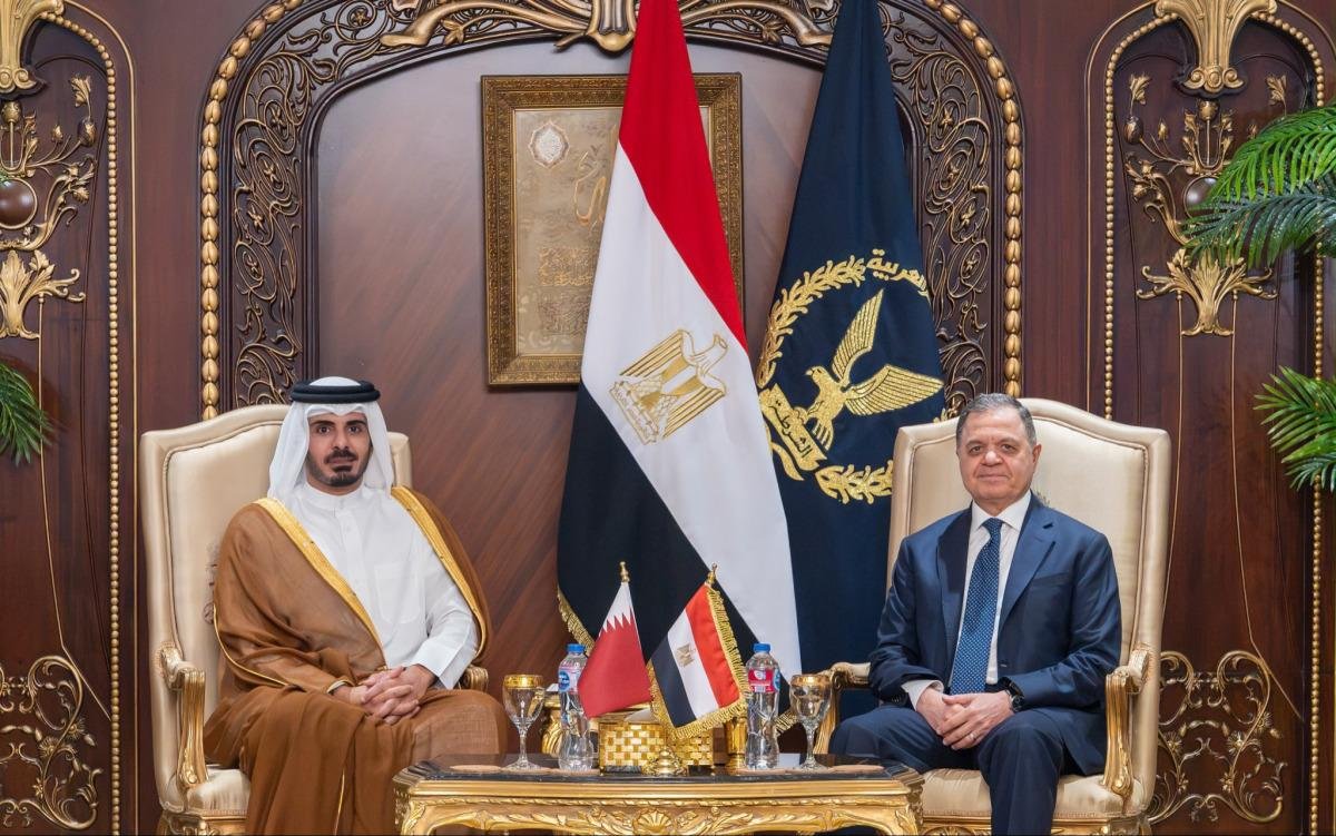 وزير الداخلية يجتمع مع نظيره المصري