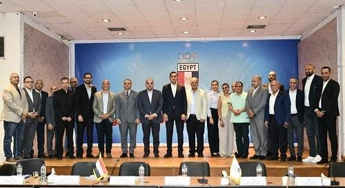 وزير الرياضة يبحث مع الأولمبية...