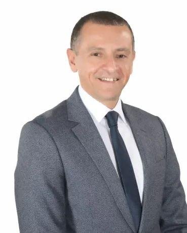 محافظ أسوان: تكثف الحملات الرقابية على الأسواق للتأكد من جودة السلع وتوافر الاحتياجات الأساسية