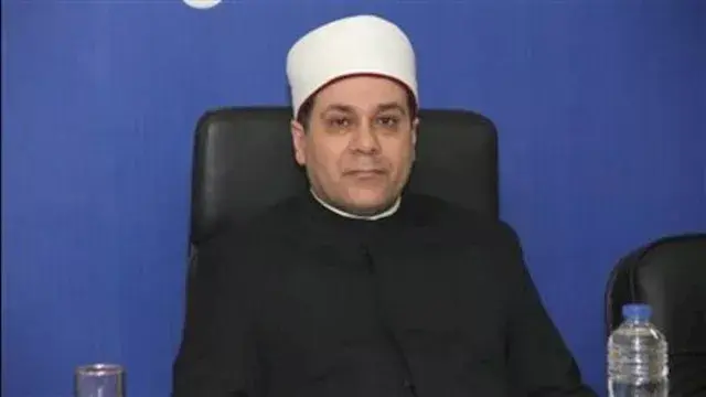 مظهر شاهين يرد على منتقدي بناء...
