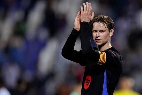 برشلونة يعلن تفاصيل إصابة دي ي...
