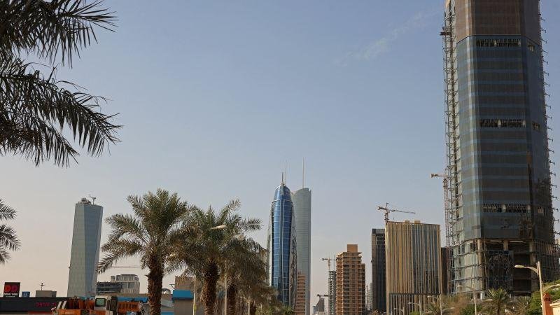 "تُثلج الصدر".. أمير سعودي يعلق على ردود المصريين بعد بيان سفارة المملكة في القاهرة