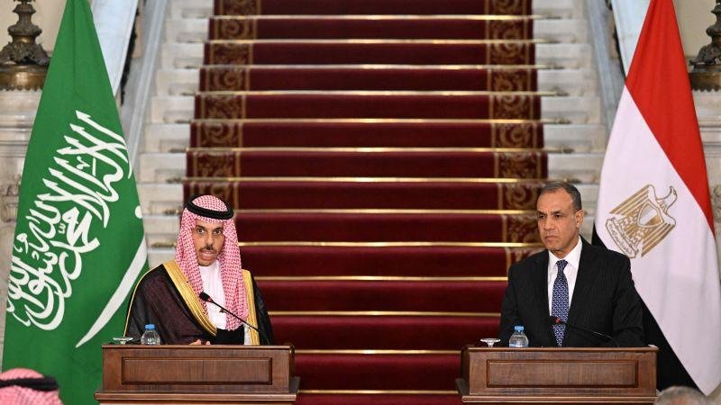 مصر تدين "بأشد العبارات" استهداف مطاري أبها والملك خالد في السعودية