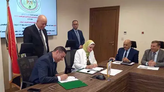 "نقل الكهرباء" توقع عقد إنشاء...