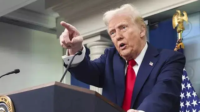 ترامب يبرئ إيران ويحمل ولاية م...