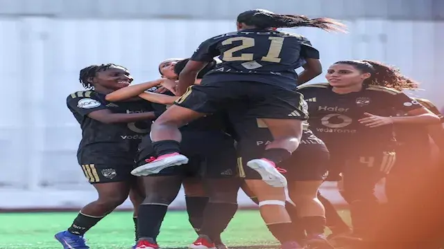 "ديربي القاهرة باللون الأحمر و...