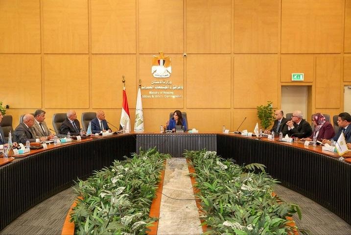وزيرة الإسكان توجه بالإسراع في...
