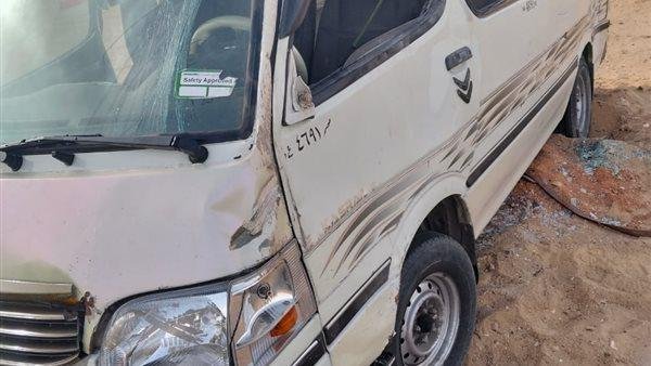 إصابة شخصين إثر انقلاب ميكروبا...