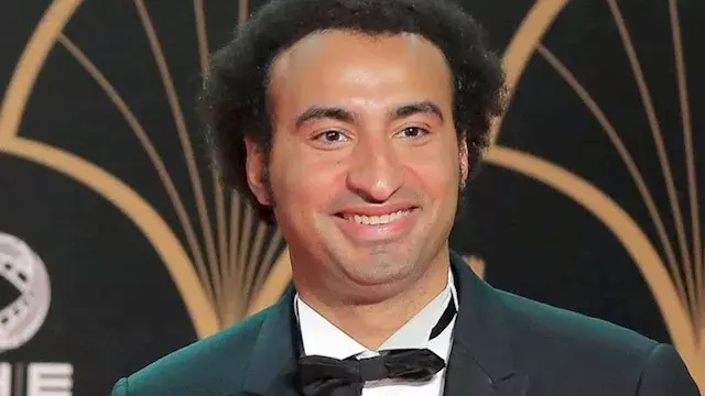 علي ربيع يودع محمد صلاح برسالة...