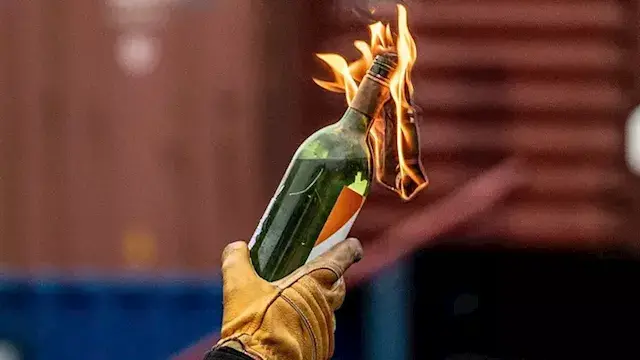 هجوم بزجاجة مولوتوف يستهدف منز...
