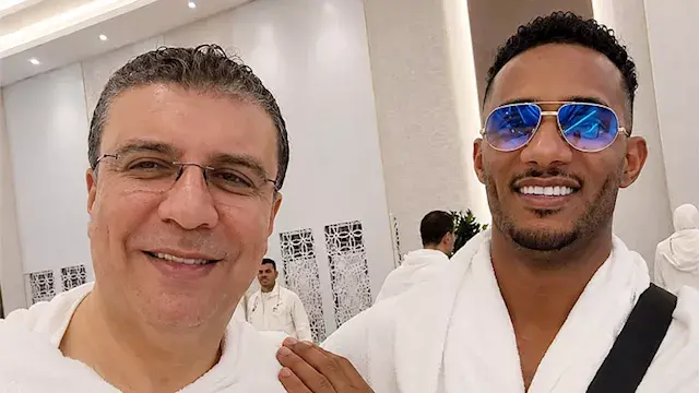 محمد رمضان يؤدي مناسك الحج رفق...