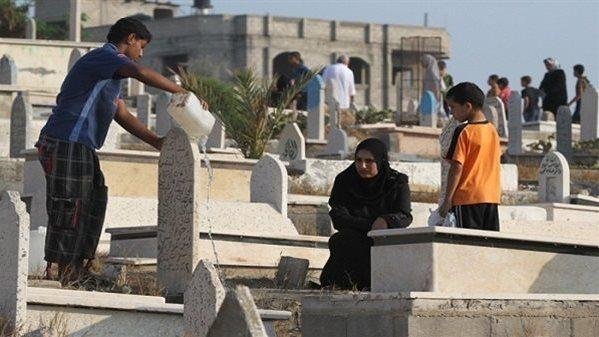 حكم ترك المشيعين للجنازة لزيارة أموات آخرين.. دار الإفتاء تجيب