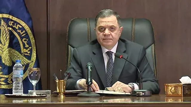 وزير الداخلية يهنئ البابا تواض...