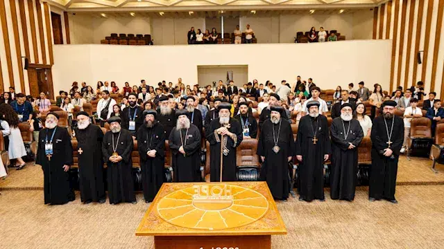 صور.. البابا تواضروس يشهد ختام...