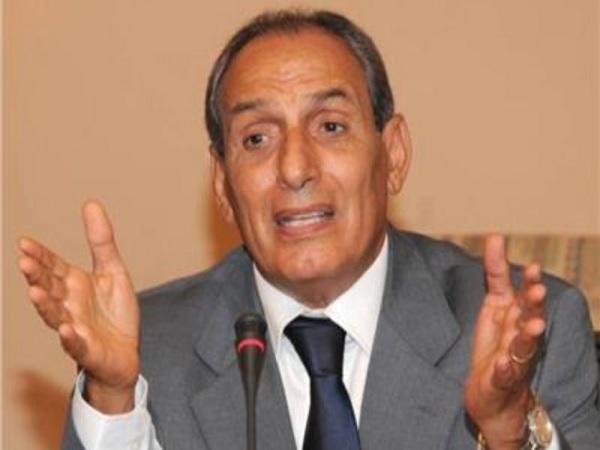 وزير الرياضة ينعى الدهشوري حرب رئيس اتحاد الكرة الأسبق