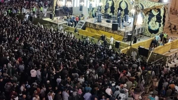 ياسين التهامي يحيي حفل الطرق الصوفية بساحة مسجد أحمد البدوي بطنطا | صور