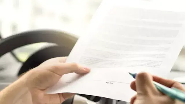 وثيقة تأمين للمصريين بالخارج ب...