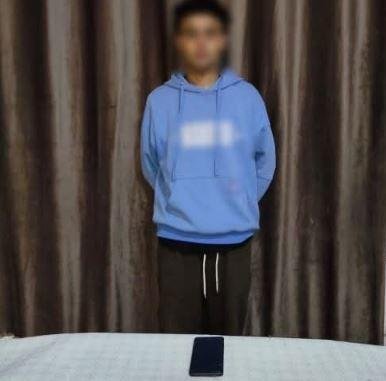 ضبط طالب يدير صفحة للترويج لبي...