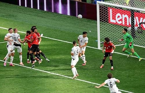 ضربة قوية لدفاعات المنتخب الوط...