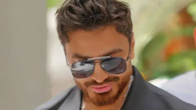15صورة..تامر حسني مع معجبيه من...