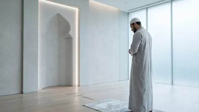 ما حكم نسيان البسملة قبل الفات...