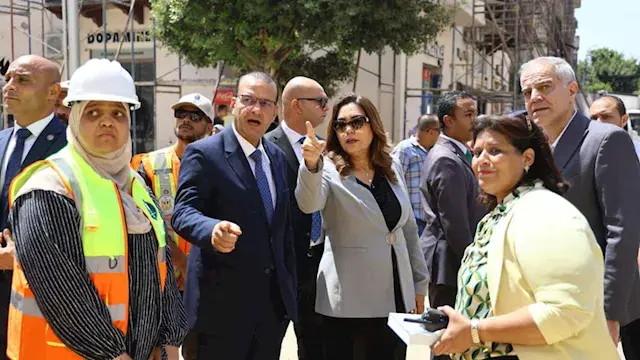تطوير واجهات 64 محلًا و13 عمار...
