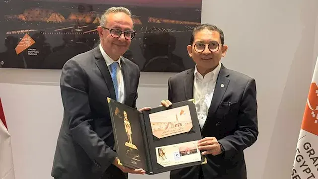 رئيس المتحف الكبير ووزير الثقا...