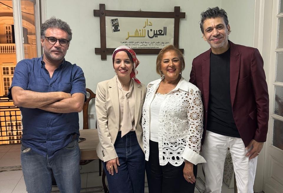 الجزائرية لميس سعيدي تتساءل في «ورق حائط»: كيف تحول الحماس الثوري بالثمانينيات إلى عنف وخيبة أمل؟