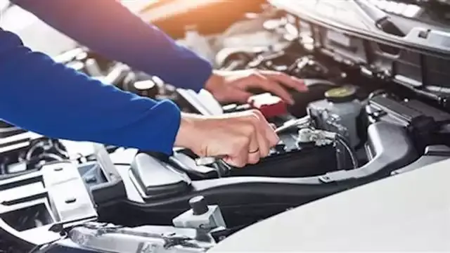 ارتفاع الحرارة يهدد المحركات.. كيف تحمي سيارتك من الأعطال في الصيف؟