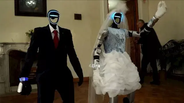 روسيا تشهد أول حفل زفاف بين رو...