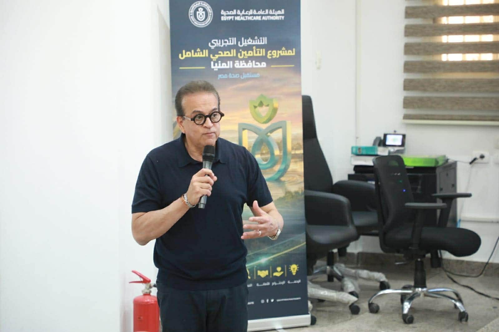 وزير الصحة يشهد تسجيل المواطني...