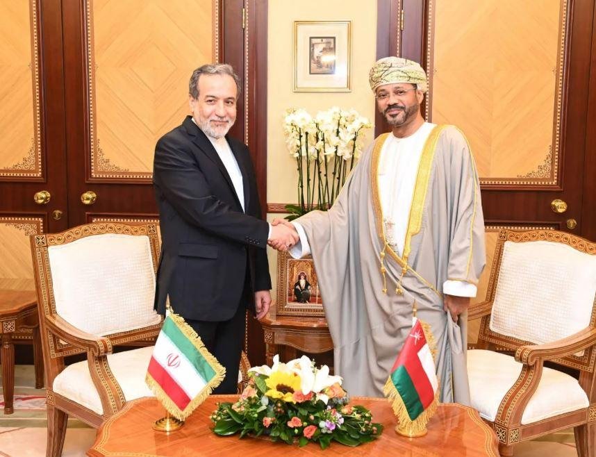 عمان وإيران تؤكدان التزامهما ب...