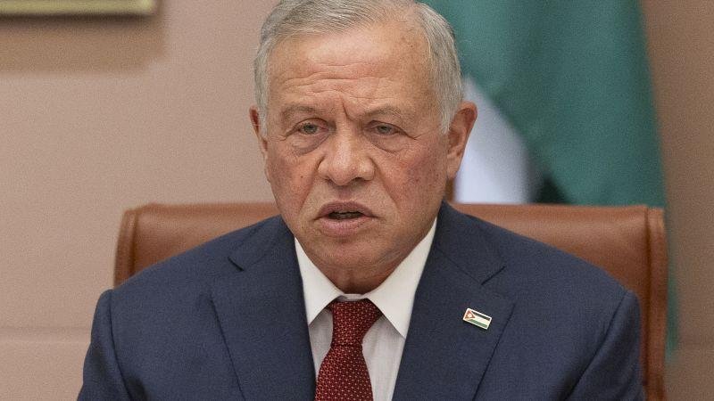 "لاحقوهم حتى جحورهم".. الملك عبدالله يشيد بإلقاء الأمن الأردني القبض على منفذي "هجوم الكرك"