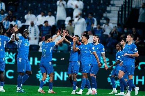 الهلال يهزم الفتح بثنائية نظيفة وينفرد بصدارة الدوري السعودي