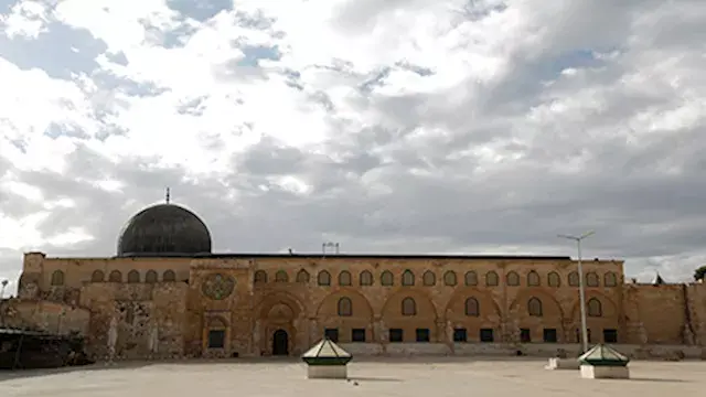 بعد إغلاق استمر 40 يومًا.. المسجد الأقصى يستقبل المصلين وسط فرحة فلسطينية عارمة