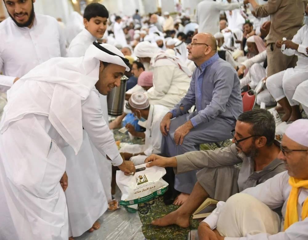 التسجيل شرط لإفطار صائمي المدينة المنورة
