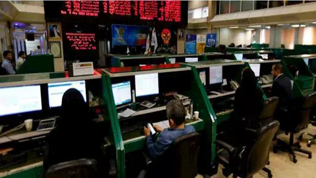 بورصة طهران تعود إلى التداول ب...