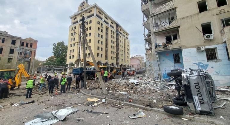 زيلينسكي: 38 قتيل وأربعة مفقود...