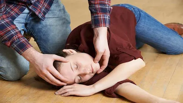 تحمل أكياس الملح معها دائما.....