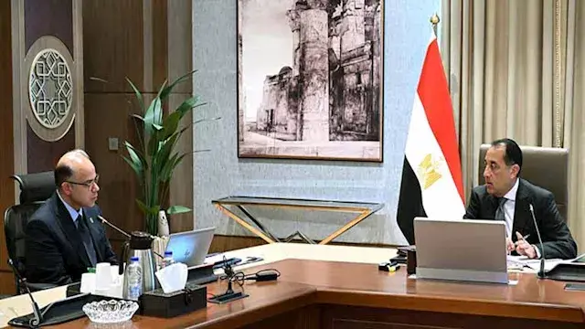 الحكومة تستعرض استراتيجية جديد...