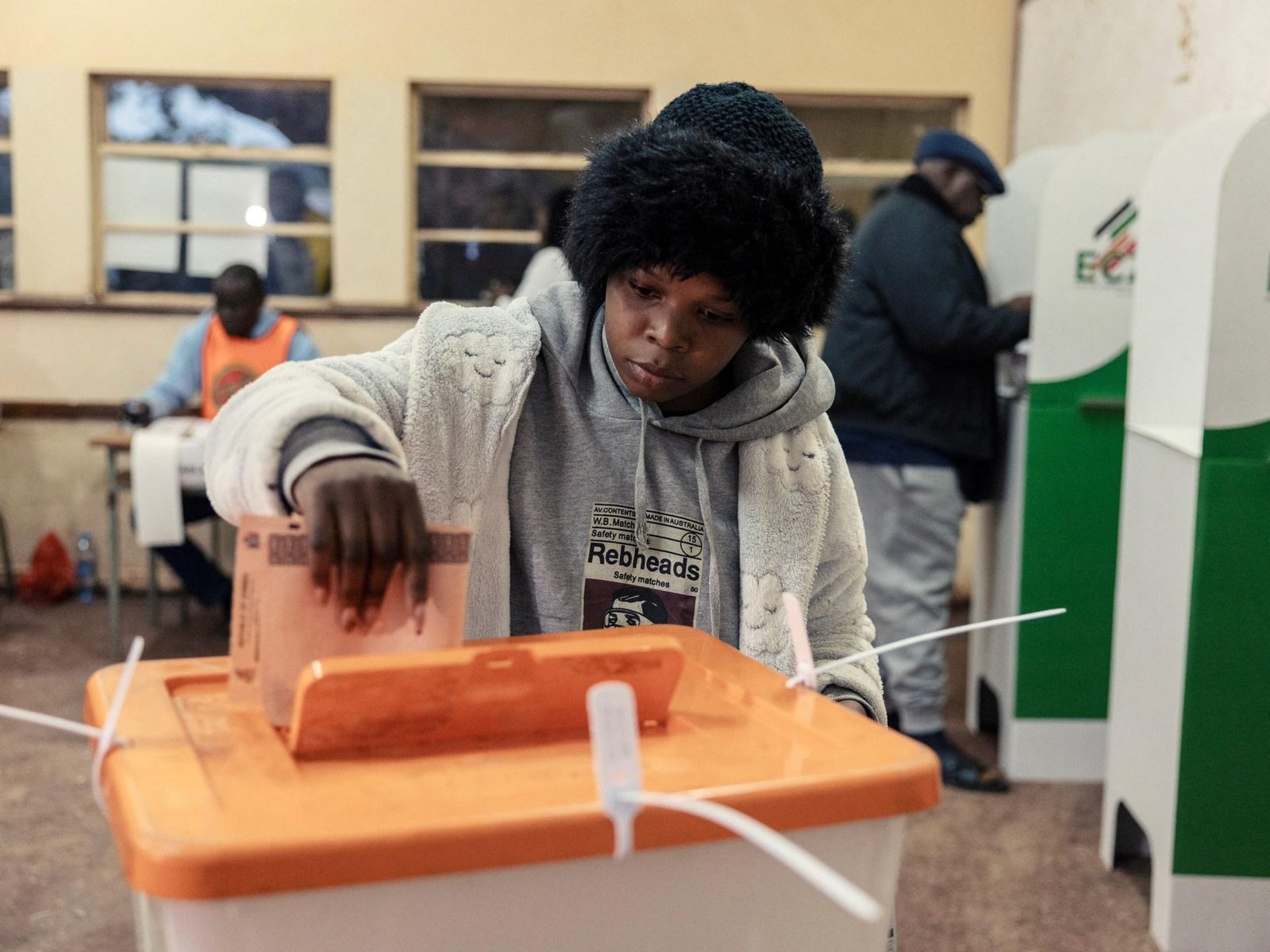Polls open in Zambia president...