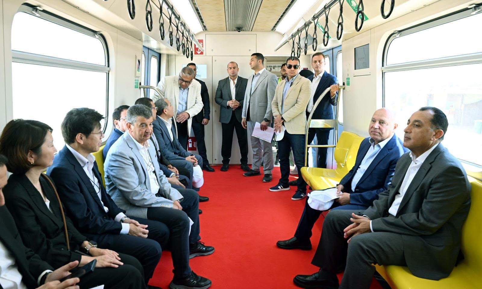 رئيس الوزراء يتفقد مشروع المرح...