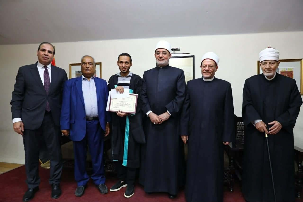 المفتي: تكريم حفظة القرآن الكر...