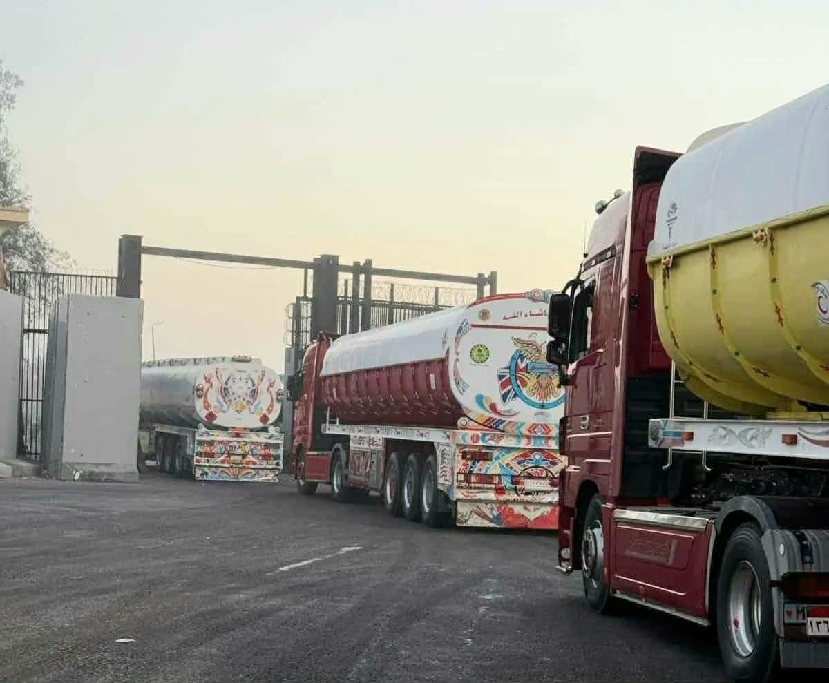 معبر رفح يستأنف إدخال شاحنات ا...