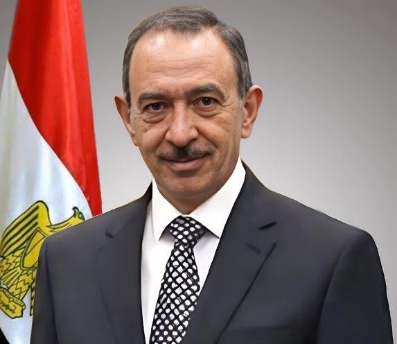 محافظ سوهاج يحيل أطباء وممرضين بمستشفى جهينة المركزي للتحقيق لتغيبهم عن النبطشية المسائية