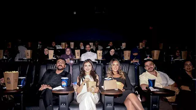 بالصور| مي عمر وأحمد العوضي يح...