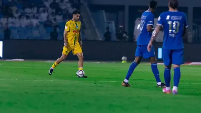 الهلال يكتسح الخليج بخماسية وي...